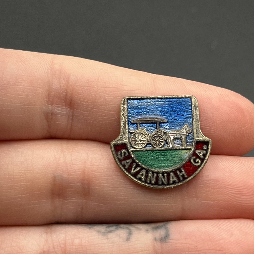 Savannah Georgia Horse And Carriage United States Of America Lapel‎ Hat Pin